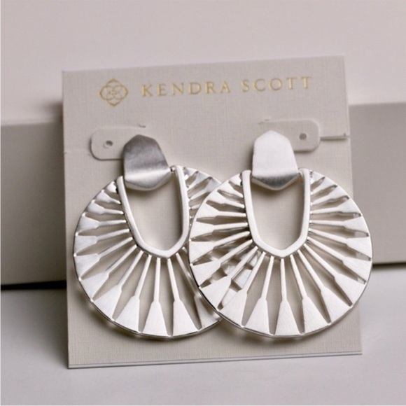 Kendra Scott Didi Starburst Earrings in Silver rhodium over brass stud jewelry - Picture 1 of 6